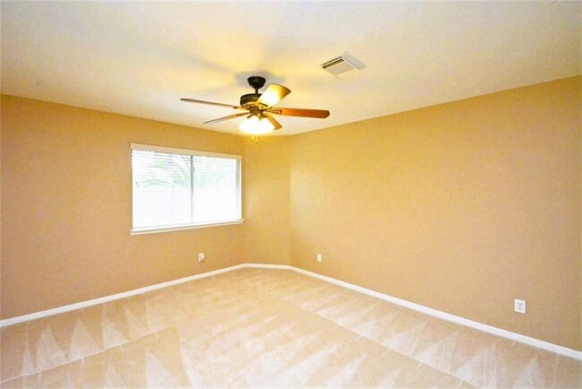 Building Photo - 21523 Santa Clara Dr