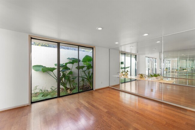 Building Photo - 1201 Autrey St