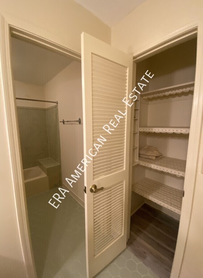 Building Photo - 925 Holbrook Cir