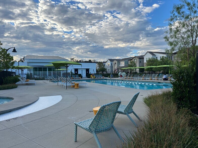 Building Photo - 4167 Horvath St