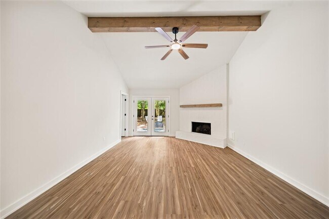Building Photo - 18 Tulip Hill Ct