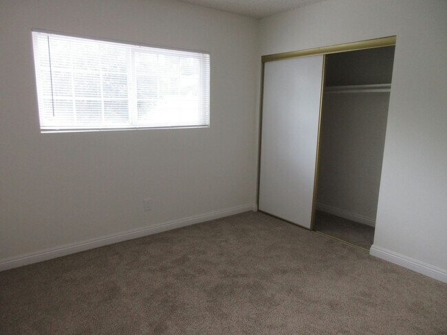 Building Photo - Duggan Property Management, Inc Presents -North Hills (4 bed, 2 bath)