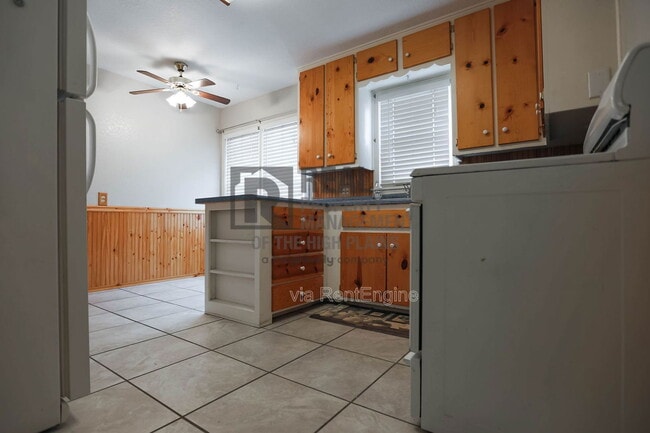 Building Photo - 1542 Parr St