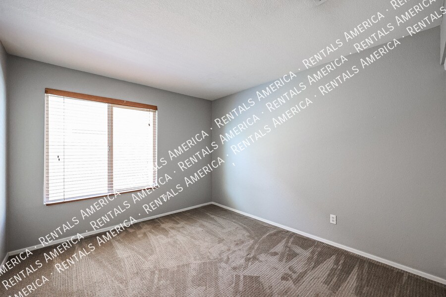 Building Photo - 7471 W Lone Cactus Dr