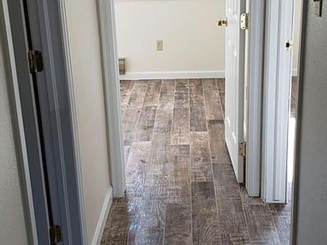 Building Photo - KingArthur4961 (KC-AM)