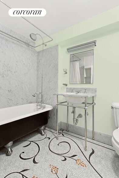 Building Photo - 29 Bethune St