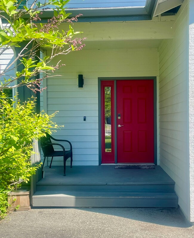 Building Photo - Fantastic 4 bedroom single family home wit...