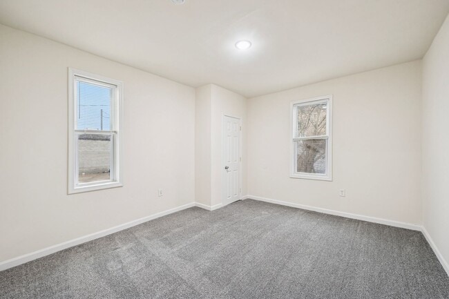 Building Photo - 1003 S 53rd St