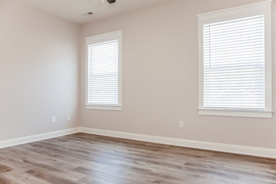 Building Photo - 7314 Darblay St