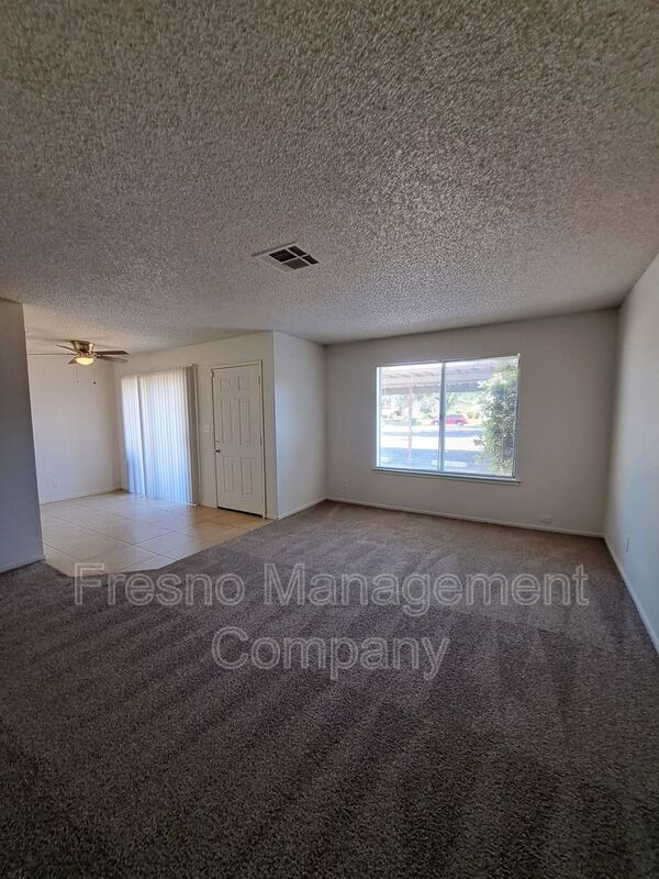 Building Photo - 3037 W Pontiac Way