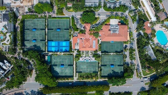 Building Photo - 2000 Island Blvd