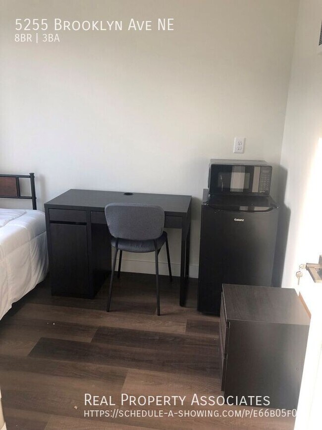 Building Photo - 5255 Brooklyn Ave NE