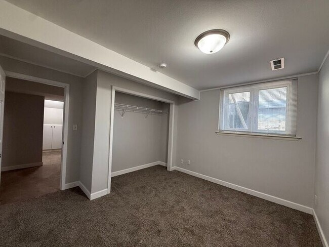 Building Photo - $3,200 | 5 Bedroom, 3 Bathroom House | No Pets | Available for Immediate Move In!