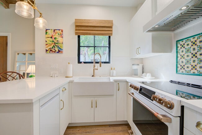 Building Photo - 110 Marine Way