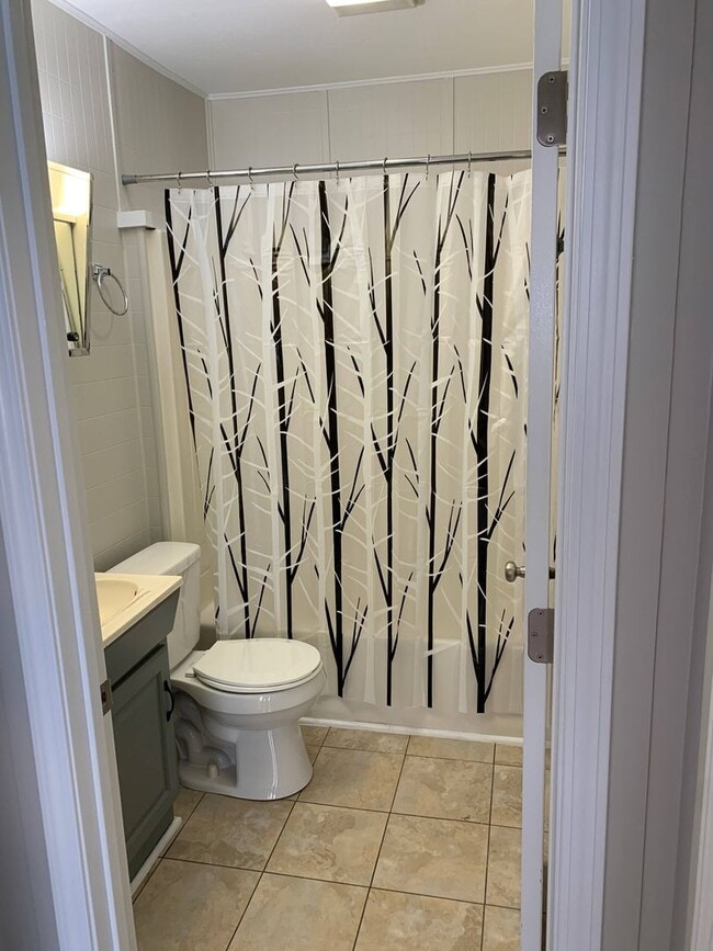 Building Photo - 2 bd. 1 bath  home : 786 sq. ft-  Kingsport