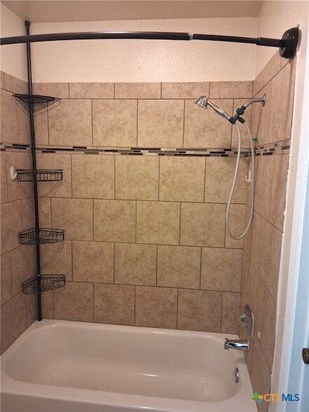 Building Photo - 130 Wind Ridge Dr