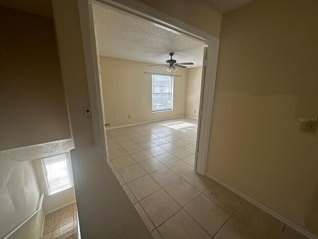 Building Photo - 1608 Long Ridge Ct