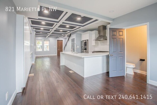 Building Photo - 821 Marietta Pl NW
