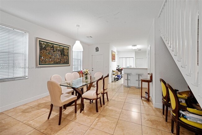 Building Photo - 4101 Forest Dr