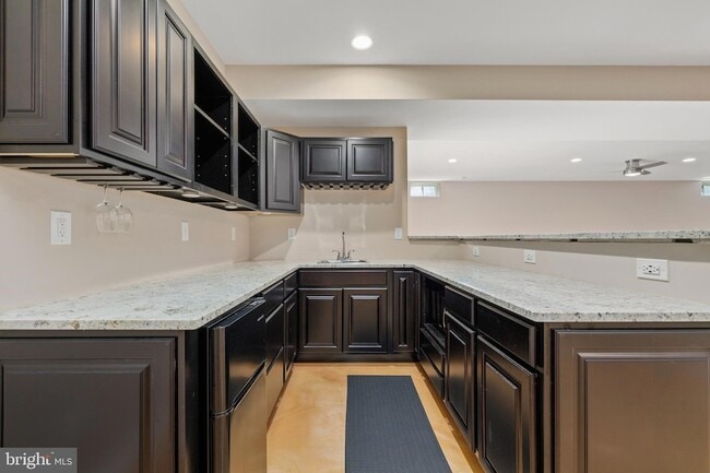 Building Photo - 9036 Woodpecker Ct