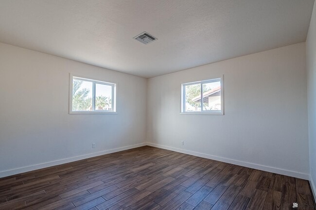 Building Photo - 12175 S Ironwood Dr