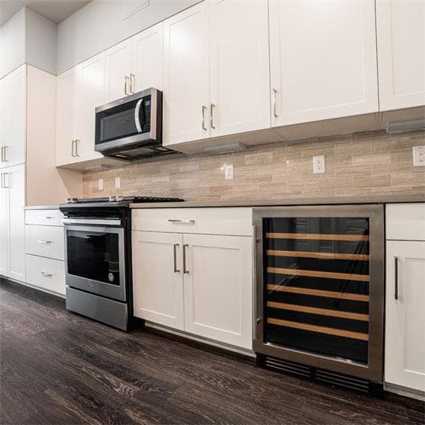 Building Photo - 1300 W 5th St