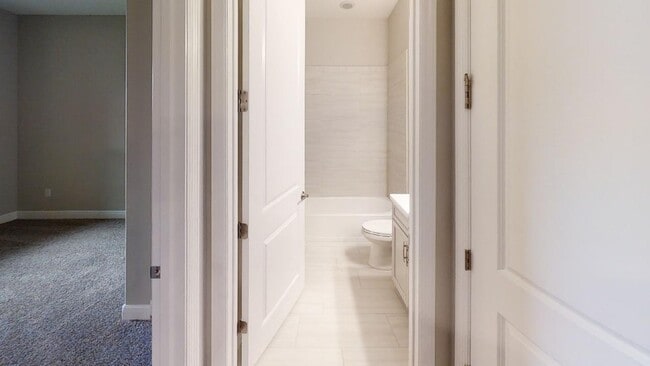 Building Photo - 3 bedroom Loren Cove Unit with Access to Addison Village Amenities!!