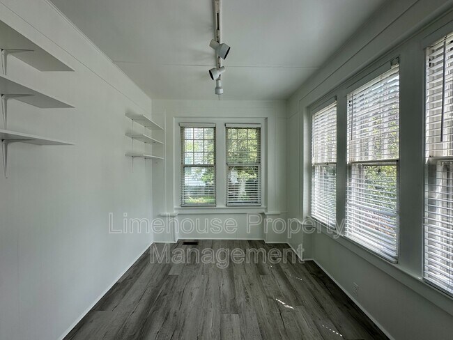 Building Photo - 6205 Hampton Blvd