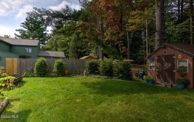 Building Photo - 24 Thimbleberry Rd