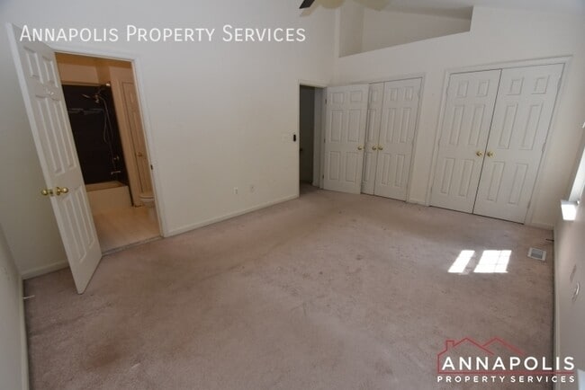 Building Photo - 1402 Peregrine Path