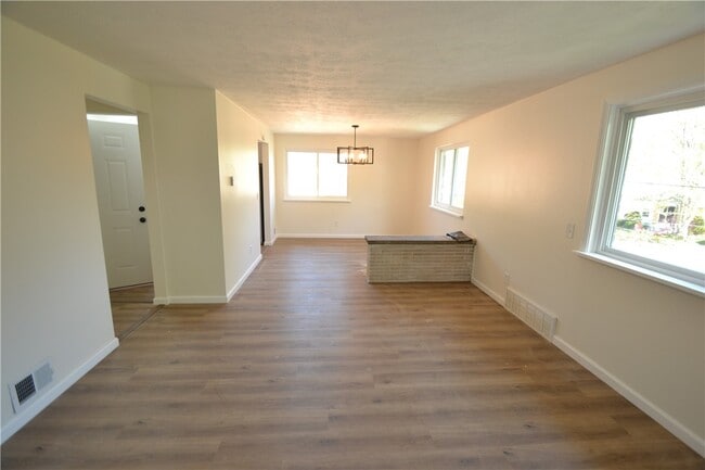 Building Photo - 405 Garfield Ave