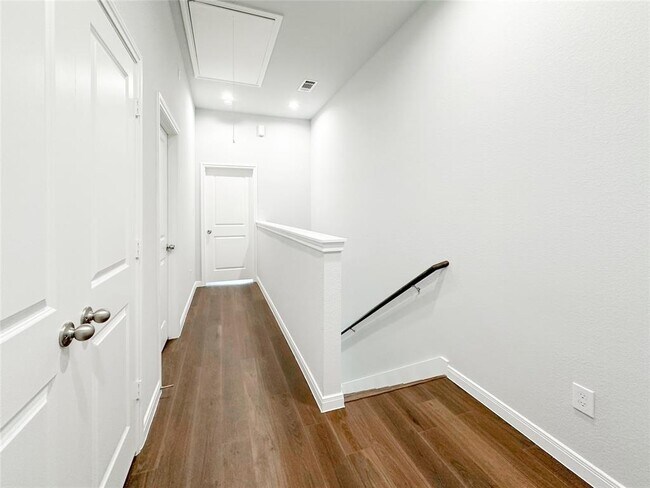 Building Photo - 18813 Luminescent Ln
