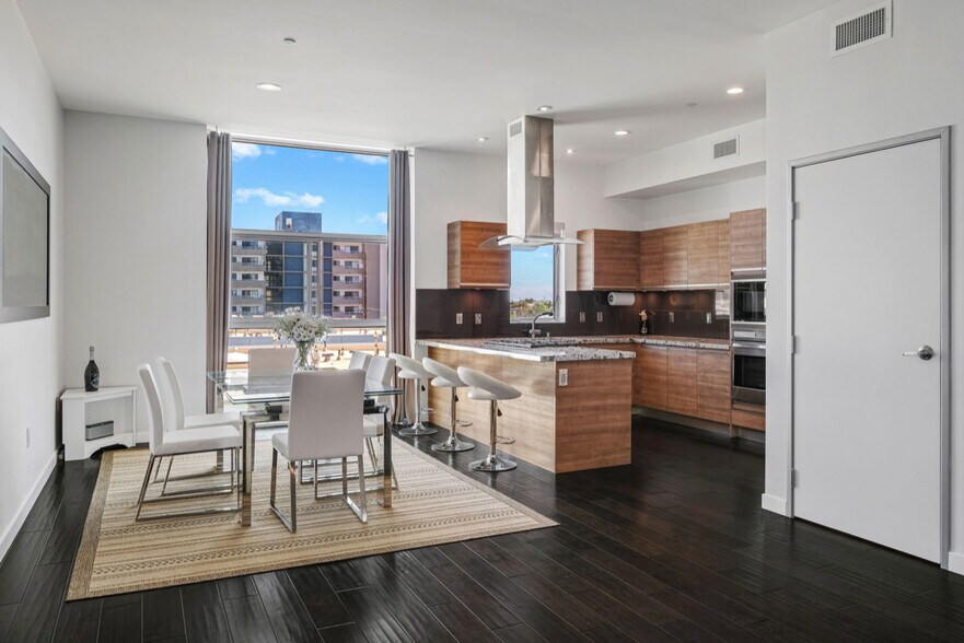 Building Photo - 3119 Via Dolce