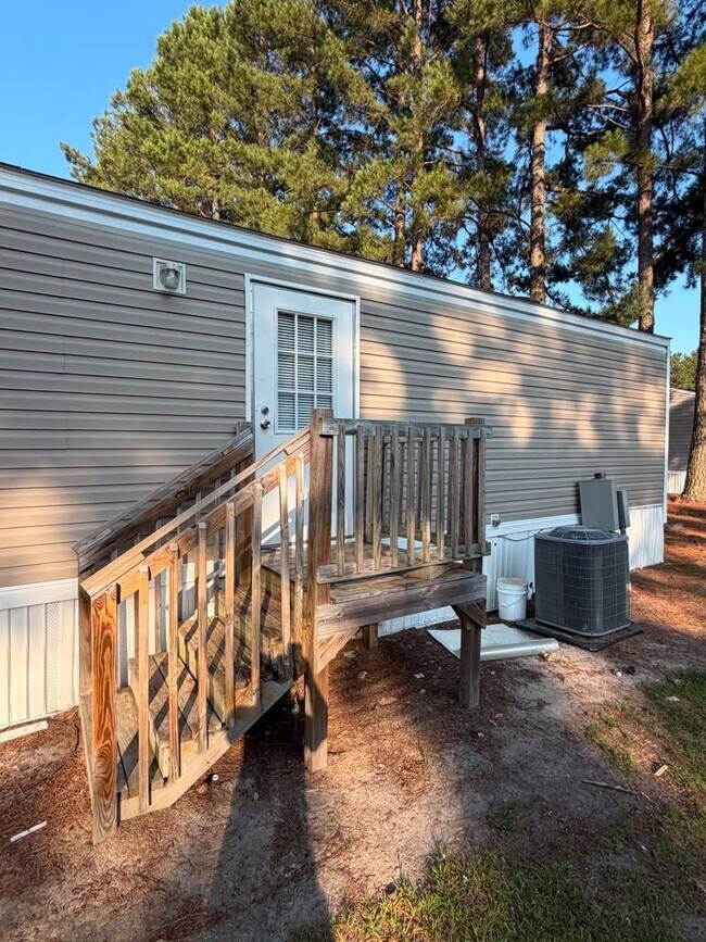 Building Photo - 1109 Teneile St