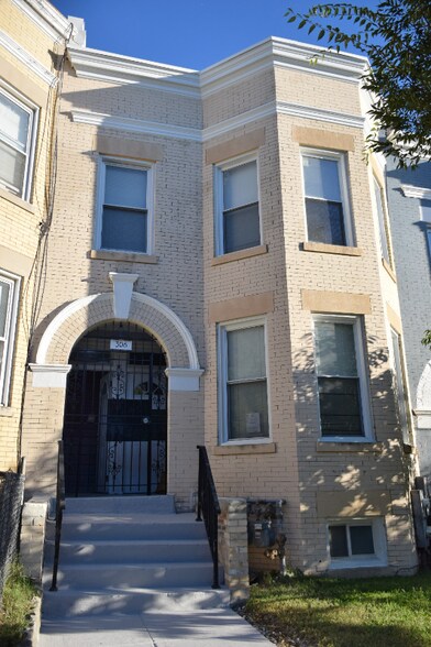 Building Photo - 306 V St NE