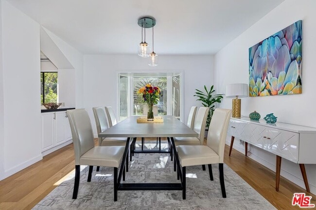 Building Photo - 612 Elm Dr