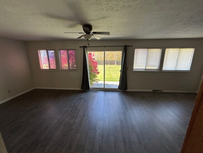 Building Photo - 4420 Larkdale Drive