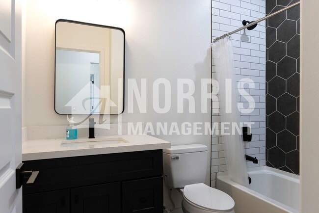 Building Photo - Beautiful Upgraded Home with Furnishings i...