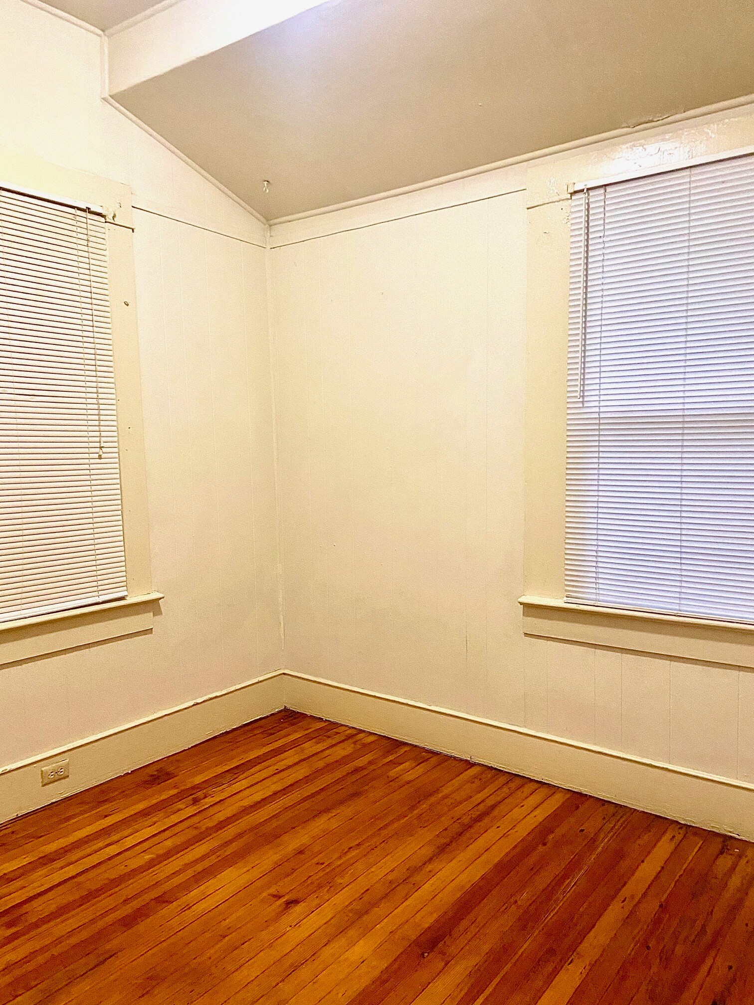 Building Photo - 1432 12th St S