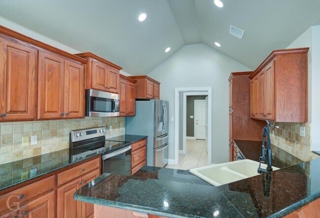 Building Photo - 3910 Le Brooke Ln