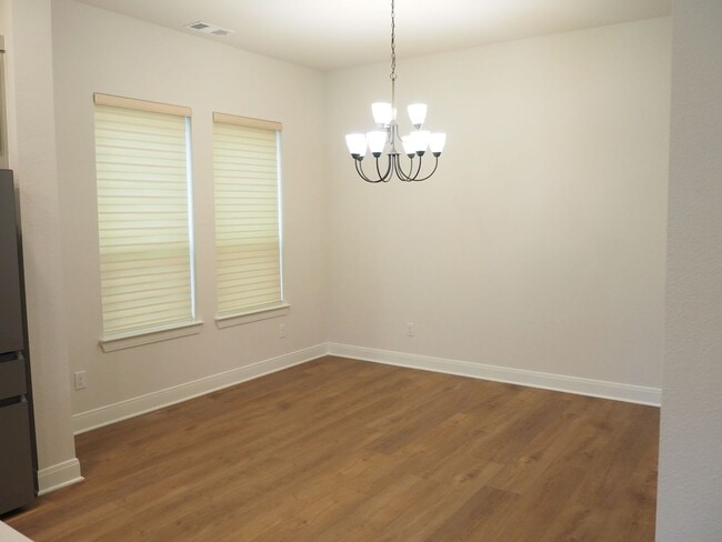 Building Photo - 4 Bed 4.5 Bath in Argyle