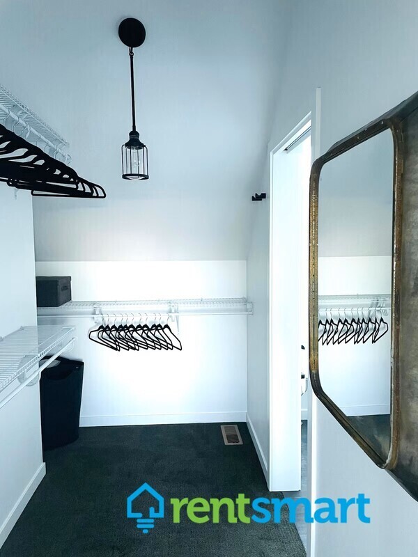 Building Photo - 119 B N 2nd St W