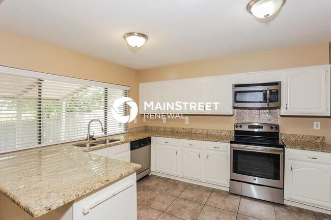 Building Photo - 3 Bedroom Pet-Friendly Home in Arlington, TX with Main Street Renewal