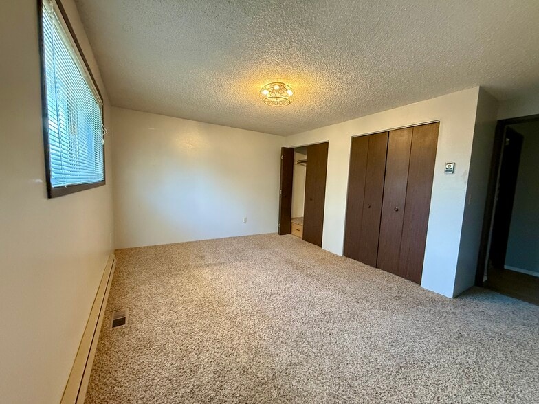 Building Photo - 5363 Gatewood Dr