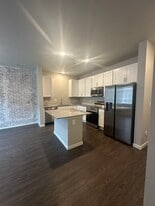 Building Photo - 1353 Reynolds St