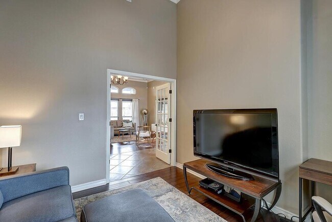 Building Photo - 15134 Barataria Dr