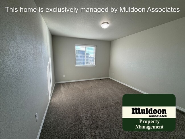 Building Photo - Newer build ready to move in!