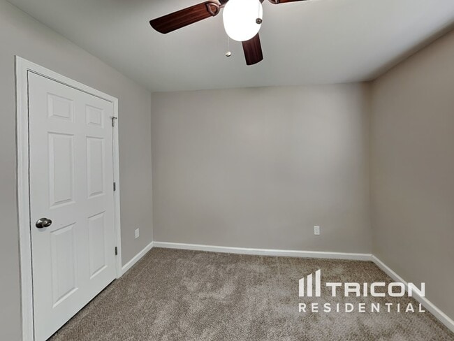 Building Photo - 2117 Clear Brook Dr