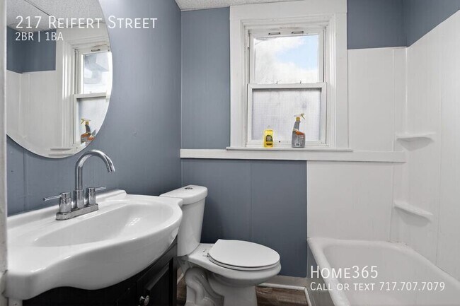 Building Photo - 217 Reifert St