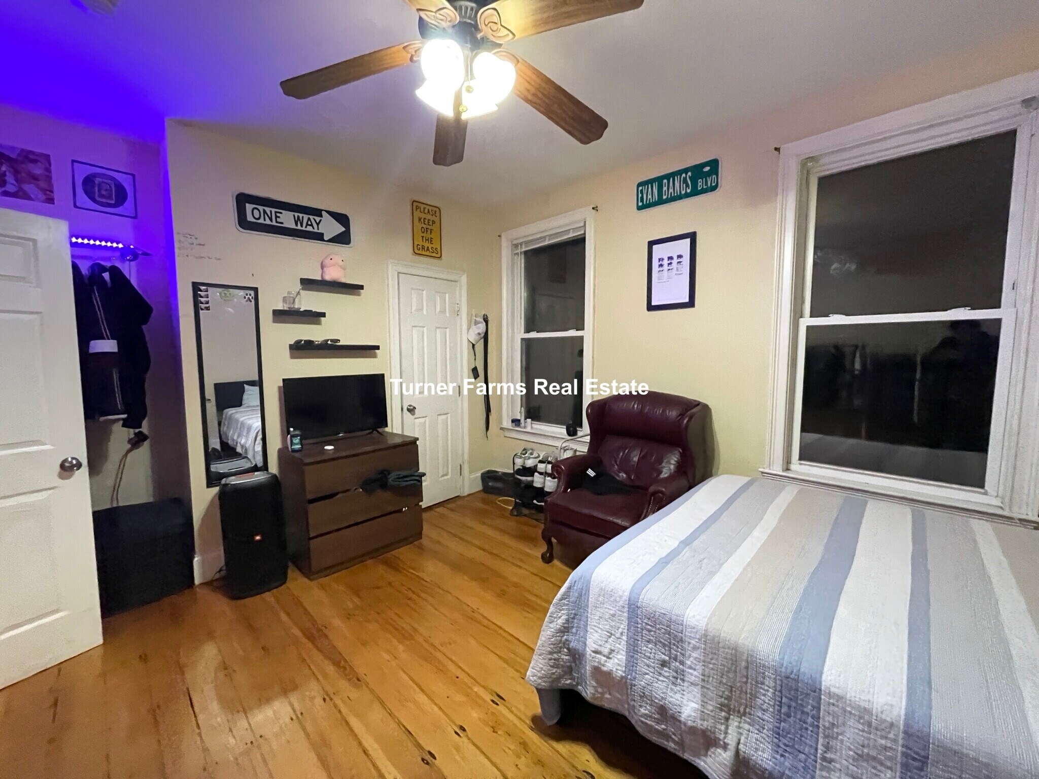 Building Photo - 731 Parker St